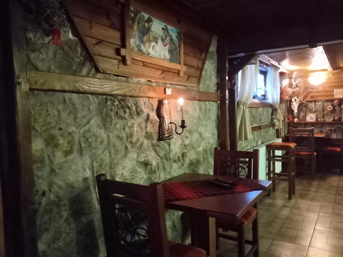 Hotel Кръчмъ При Байката Ribarica Exterior foto