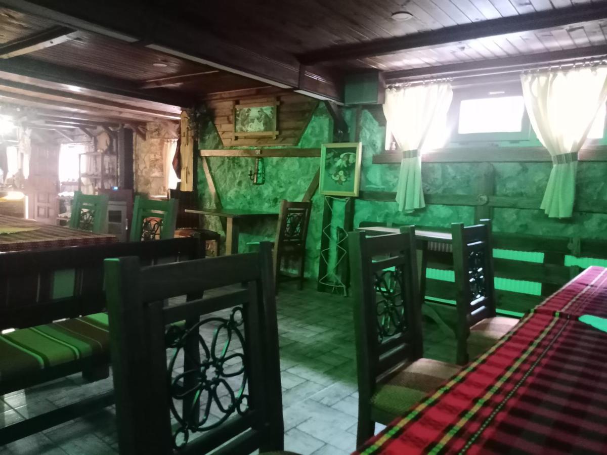 Hotel Кръчмъ При Байката Ribarica Exterior foto
