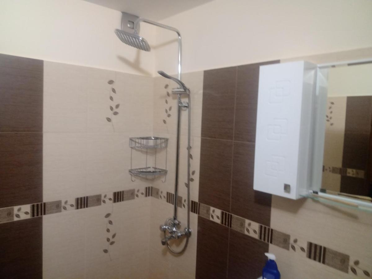 Hotel Кръчмъ При Байката Ribarica Exterior foto