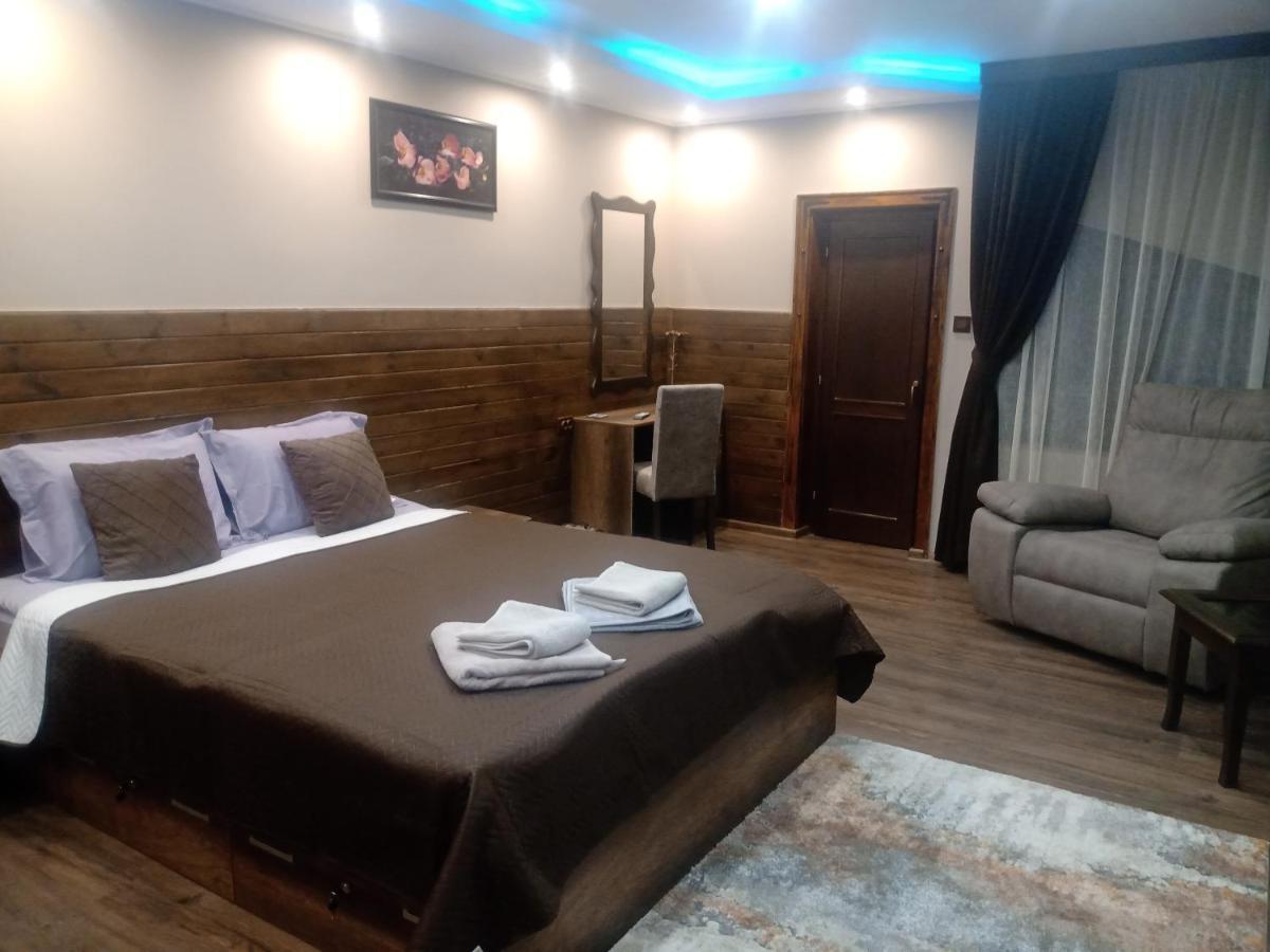 Hotel Кръчмъ При Байката Ribarica Exterior foto
